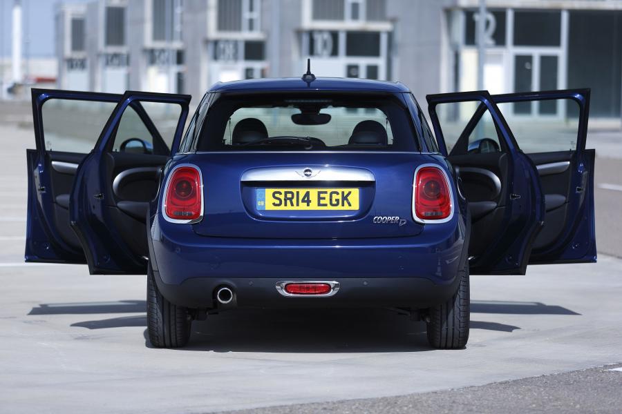  Mini Cooper D 5-Door 2014 года  (UK) (фото 46 из 68)